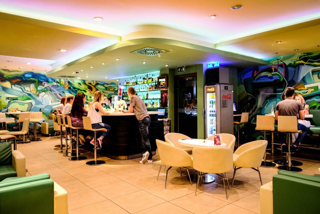 Hotel Deluxe With Free Wellness And Fitness Centrum Nitra Exterior photo