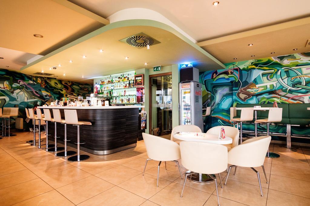 Hotel Deluxe With Free Wellness And Fitness Centrum Nitra Exterior photo