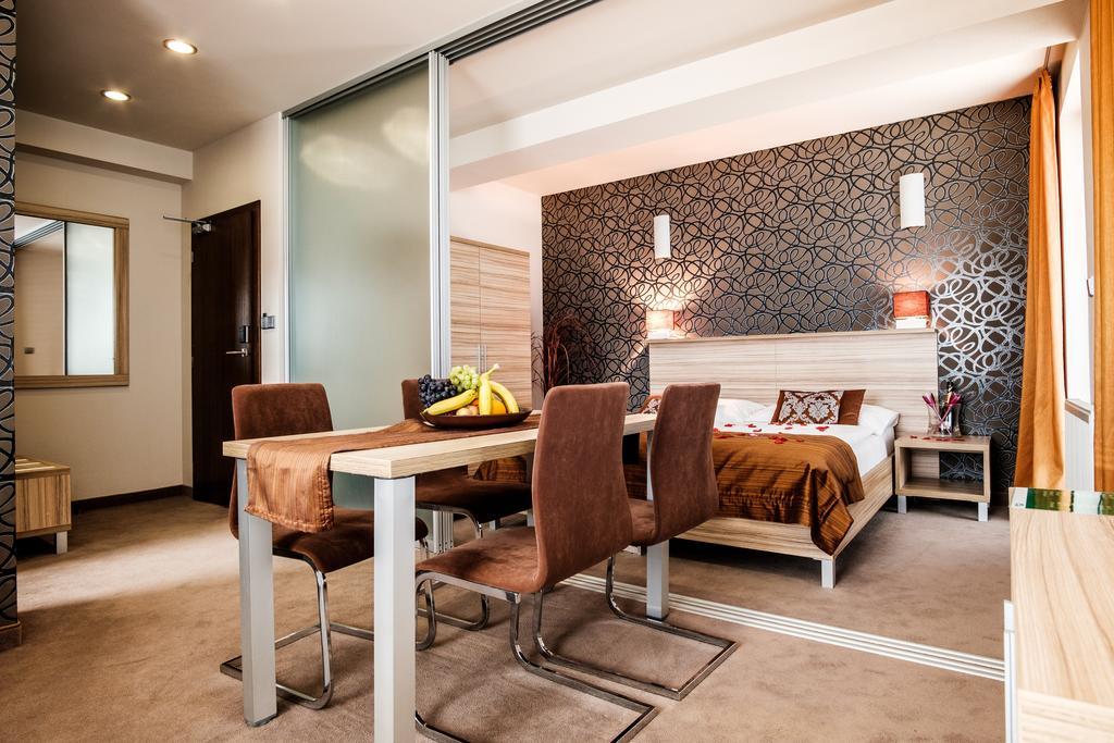 Hotel Deluxe With Free Wellness And Fitness Centrum Nitra Exterior photo