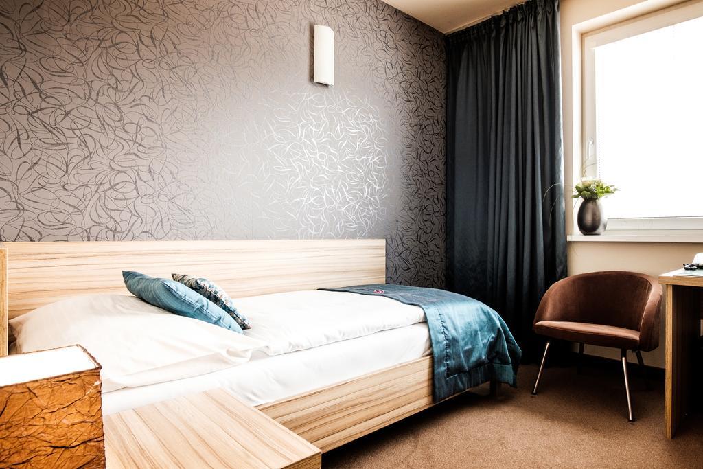 Hotel Deluxe With Free Wellness And Fitness Centrum Nitra Room photo